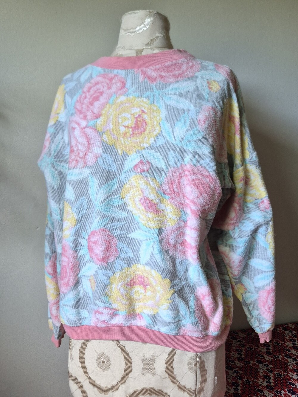 Vintage 80s Floral Crewneck Sweater Pastel Pink Yellow Mary Cooper Sheldon  M L